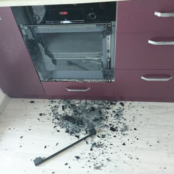 Bosch Marka Ankastre Fırın Patladı