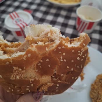 KFC Gaziemir Şube Yine Eksik Ve Bayat Ürün Yolladı!