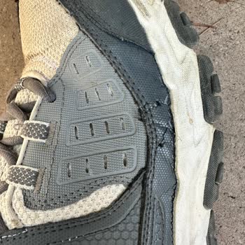 Skechers Marka Ayakkabımın Plastikleri Çatladı!