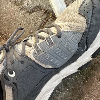 Skechers Marka Ayakkabımın Plastikleri Çatladı!