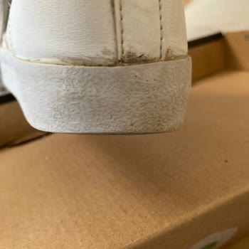 Nike Ayakkabı Üretim Hatasını Kabul Etmiyor