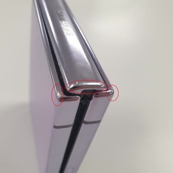 Samsung Telefon Z Flip 4 Ekran Bozulması
