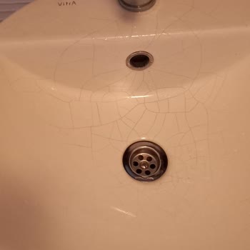 Vitra Banyo Lavabomuzda Kılcal Damar Gibi Çatlaklar Oluştu