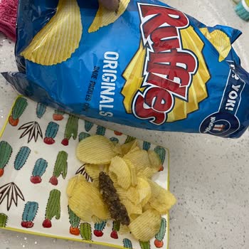 Ruffles Cips İçinden Çıkan Değişik Madde