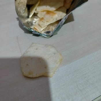 Ülker Kraker İçindeki Kıl