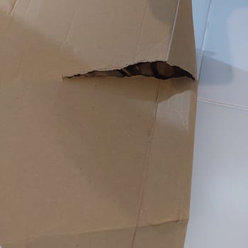 Yurtiçi Kargo Teslim Edilen Paket Paramparça!