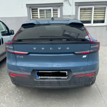 Volvo C40 P8 Modeli Aracımda Oluşan Çatlak Hakkında Yardım Talebi