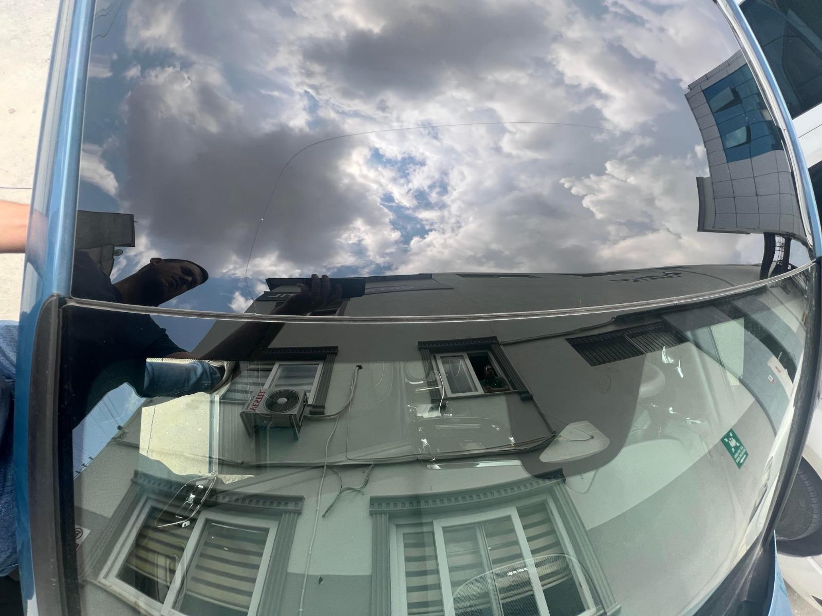 Volvo C40 Sunroof Crack Problem Xolvie