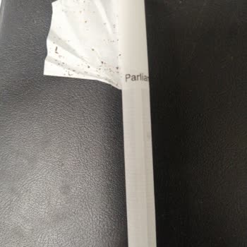 Philip Morris Pakette Sigaraya Yapışık Pis Kağıt