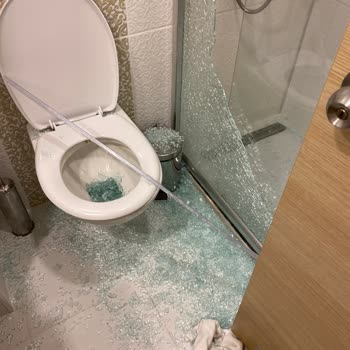 Eldar Resort Hotel Duşa Kabin Patlaması, Umursamazlık, İlgilenmemek