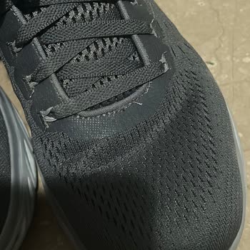 Skechers Bir Ayda Yırtık Deformasyon