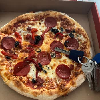 Terra Pizza Orta Boy Pizza Simidi Olarak Satılan Pizza