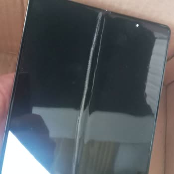 BDH Bilişim Destek Hizmetleri Telefonu Kullanıcı Hatası Deyip Telefona Zarar Verip Gönderiyor.