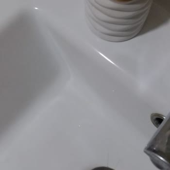 CeraStyle Lavaboda İnce Çatlaklar Başladı...