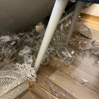Bellona'dan Almış Olduğum Yemek Konsolunun Ayağının Kırılması