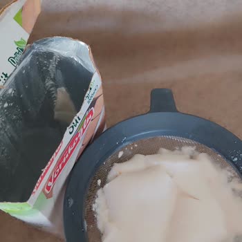 Yörükoğlu Süt Bozuk Çıktı. Param Çöp Oldu