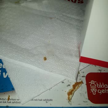 Arby's Kemik Çıktı Hamburgerden
