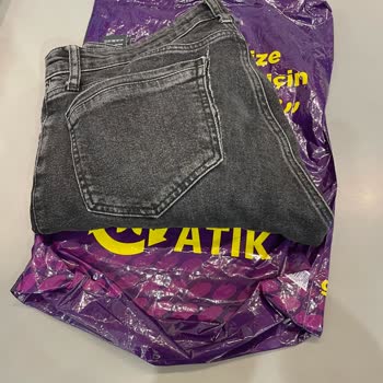 Mavi Pantolon Yırtılması Ve İade Şikayeti
