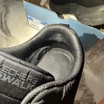 Skechers Spor Ayakkabı Yırtılması