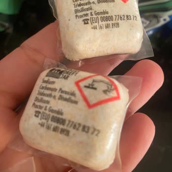 Fairy Bulaşık Makinesi Tabletlerindeki Sarı Lekeler Ve Kötü Kokusu