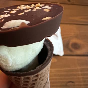 Cornetto Bayat Eksik Dondurma