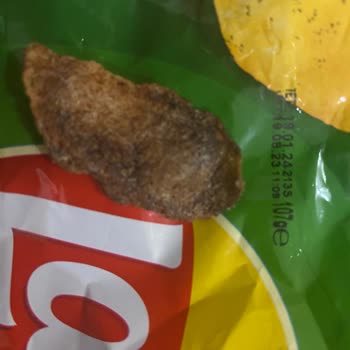 Lays Paket İçerisinden Çıkan Bozuk Veya Yanık Yenilemeyecek Cisim