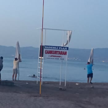 İzmir Dikili Belediyesi Bademli Halk Plajı