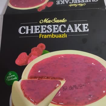 BİM'den Aldığım Cheesecake İçinden Siyah Bir Şey Çıktı