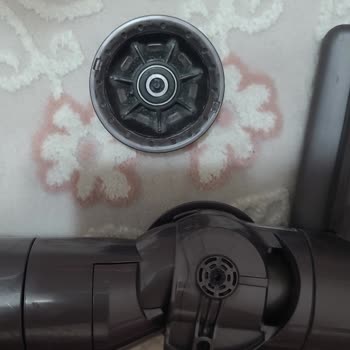 Dyson V15 Halı Başlığı Teker Kopması