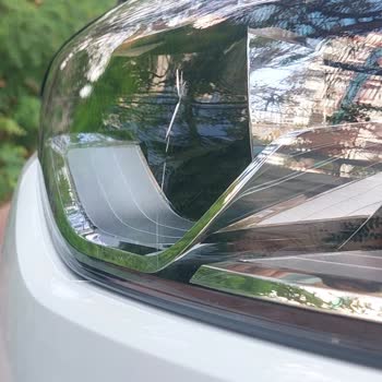 Renault Megane 4 Far Camı Çatlağı