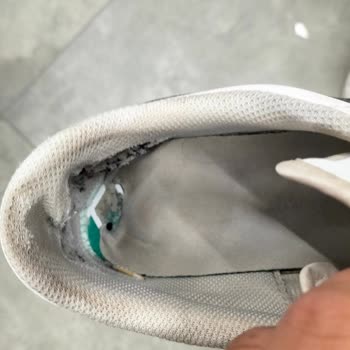Puma Ayakkabı Az Kullanım Da Parçalan Di