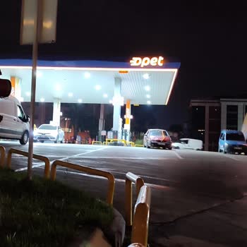 Opet Her Şeyi Pahalı Tüm Ürünler Fiyatları Gibi Satılmıyor Ya 10 TL'lik 20 Satıyor