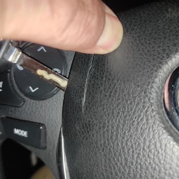 Toyota Airbag Te Yırtılma Var