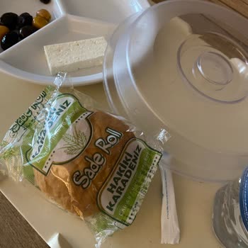 Tekirdağ Dr. İsmail Fehmi Cumalıoğlu Şehir Hastanesi Yemeklerin Ve Yemekhane Personelinin Kötülüğü