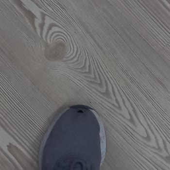 Nike Ayakkabım Kendi Kendine Sökülüyor