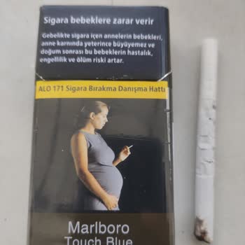 Philip Morris Sigara Paketinden Çıkan Kırık Sigara