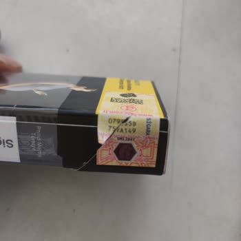 Philip Morris Sigara Paketinden Çıkan Kırık Sigara