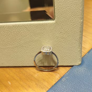 Altınbaş Mücevherat Baget Yüzük Çember Kısmında Yamulma Ve Taş Düşmesi