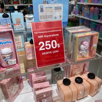 Ecrou Mağazası Hediye Çeki Vermiyor. Saygı Sıfır. Profesyonellik Yok.