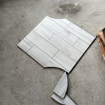 Aydınoğlu Yapı Market (Tokat) Seramikler Kırılıyor