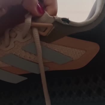 adidas Ayakkabı Da Dezenformasyon