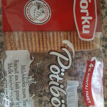 Torku Bisküvinin Üzerinde Siyah Tortular Var