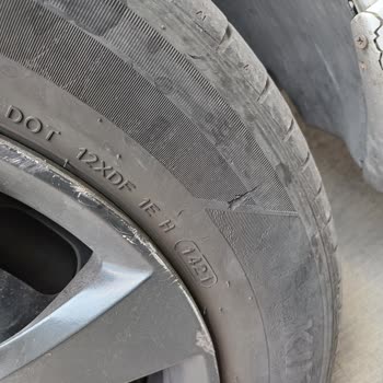 Otorapor Lastikler Yarık Ve Expert Görmedi