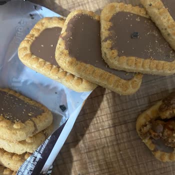 Eti Gıda İçinden Tanımlayamadım Parçalar Çıktı