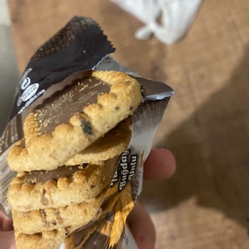 Eti Gıda İçinden Tanımlayamadım Parçalar Çıktı