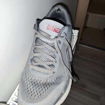 Skechers Ayakkabı 3 Ayda Arka Bilekten Oyuldu.