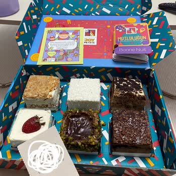 Instagram'da Sayısız Reklam Yapan Bonne Nuit İsimli Sayfa