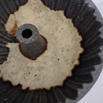 Karaca Yapıştırmaz Dedikleri Kek Kalıbı Yapıştırıyor