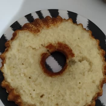 Karaca Yapıştırmaz Dedikleri Kek Kalıbı Yapıştırıyor