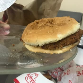 Tıkla Gelsin Siparişimi Geç Ve Eksik Teslim Etti Kimseye Ulaşamıyorum